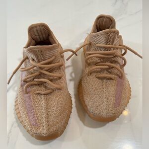 Yeezy Boost 350 V2 Clay size 4